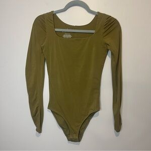 Everlane XS Bodysuit long sleeve olive green snap closure square neck